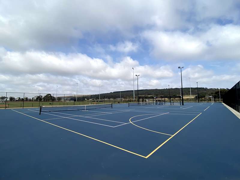 Bacchus Marsh Racecourse and Recreation Reserve Free Public Tennis Courts (Maddingley)