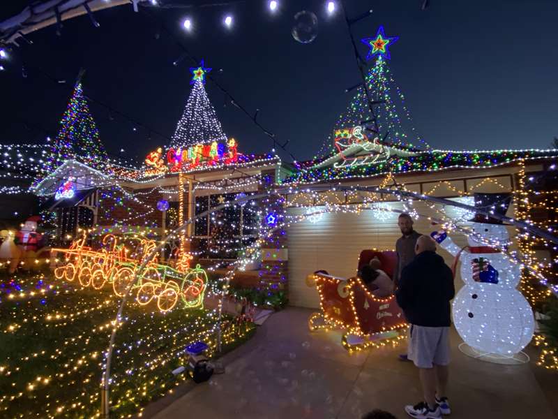 Christmas Lights (10 Kristina Court, Pakenham)