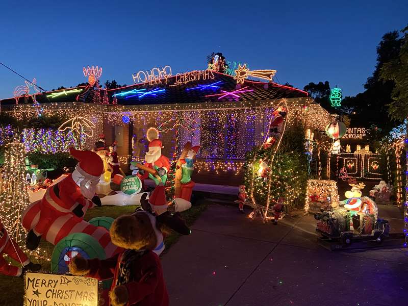 Christmas Lights (11 Lebanon Crescent, Mulgrave)