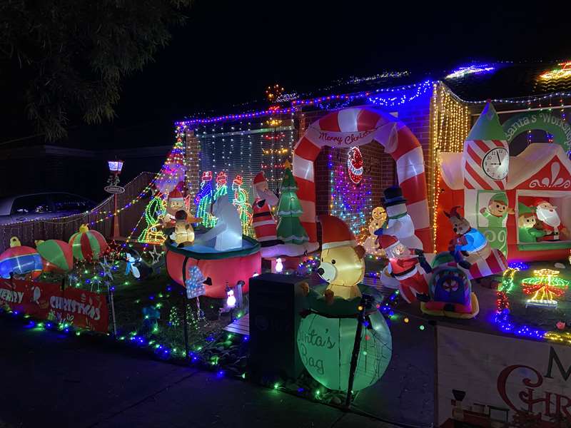 Christmas Lights (167 Painted Hills Road, Doreen)