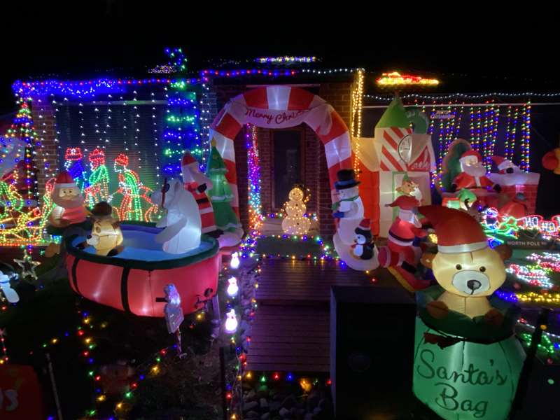 Christmas Lights (167 Painted Hills Road, Doreen)