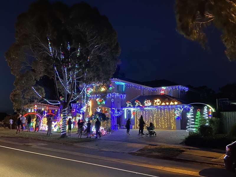 Christmas Lights (198 Hazel Glen Drive, Doreen)