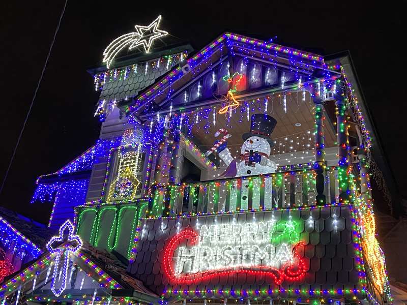 Christmas Lights (5 Molesworth Street, Coburg)