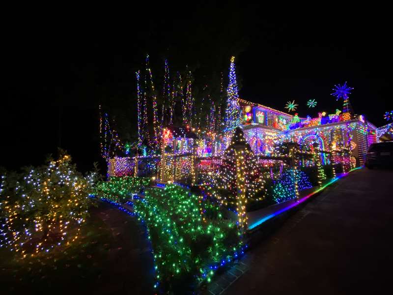 Christmas Lights (8 Hansford Close, Kilsyth)