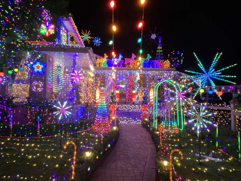 Christmas Lights (8 Hansford Close, Kilsyth)