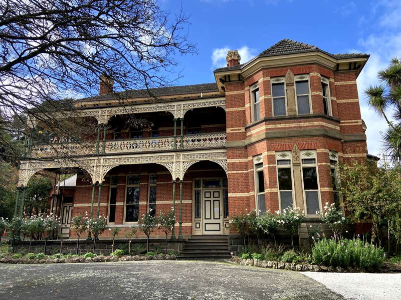 Creswick Campus Tour and Arboretum Walk