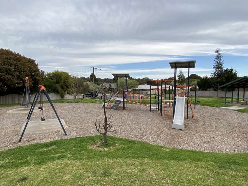 Derwent Drive Playground, Long Gully