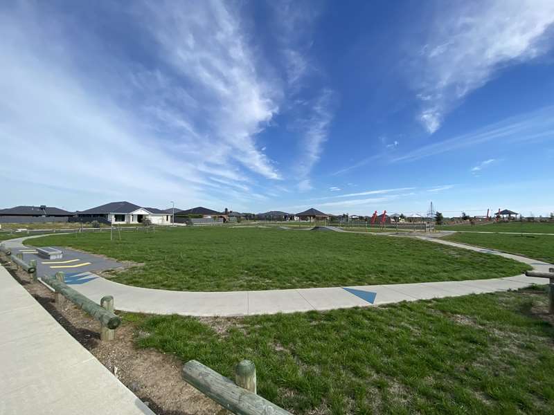 Djila-tjarriu Reserve Playground, Donegal Drive, Alfredton