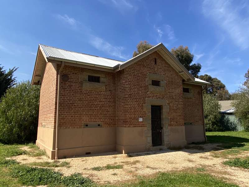 Guide to Some of Dunolly's Historic Buildings