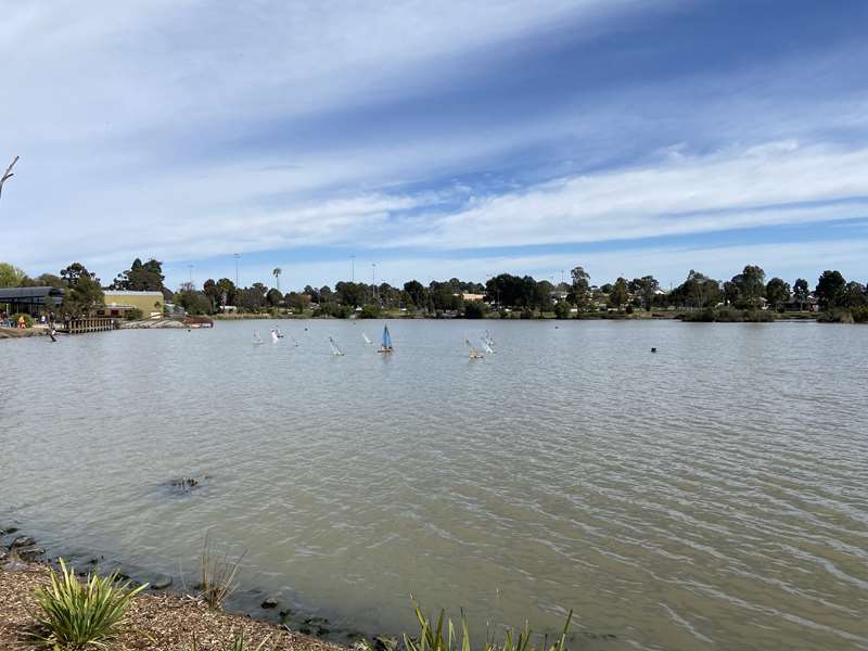 Eaglehawk - Lake Neangar & Lake Tom Thumb