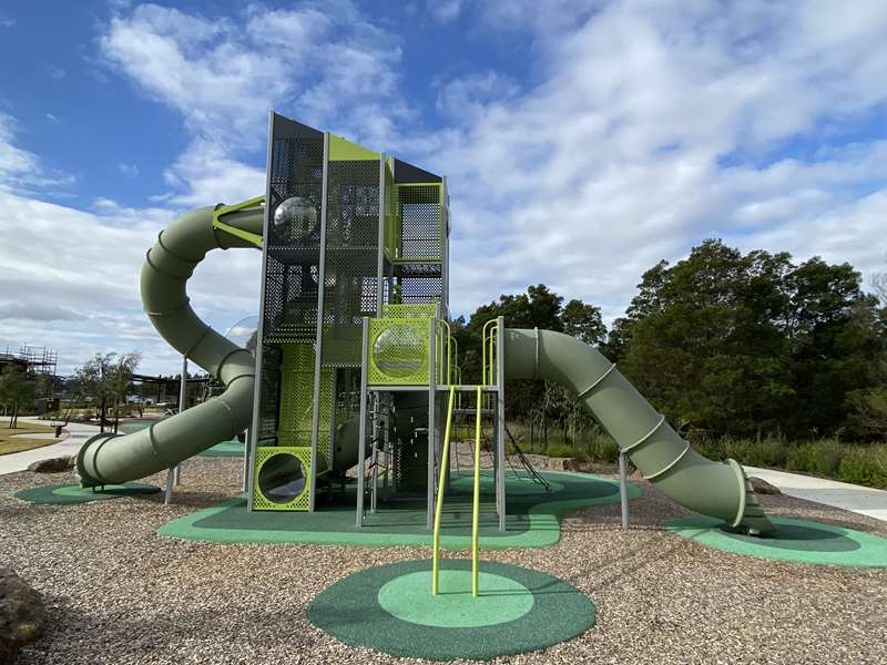 Flaxlily Crescent Playground, Officer