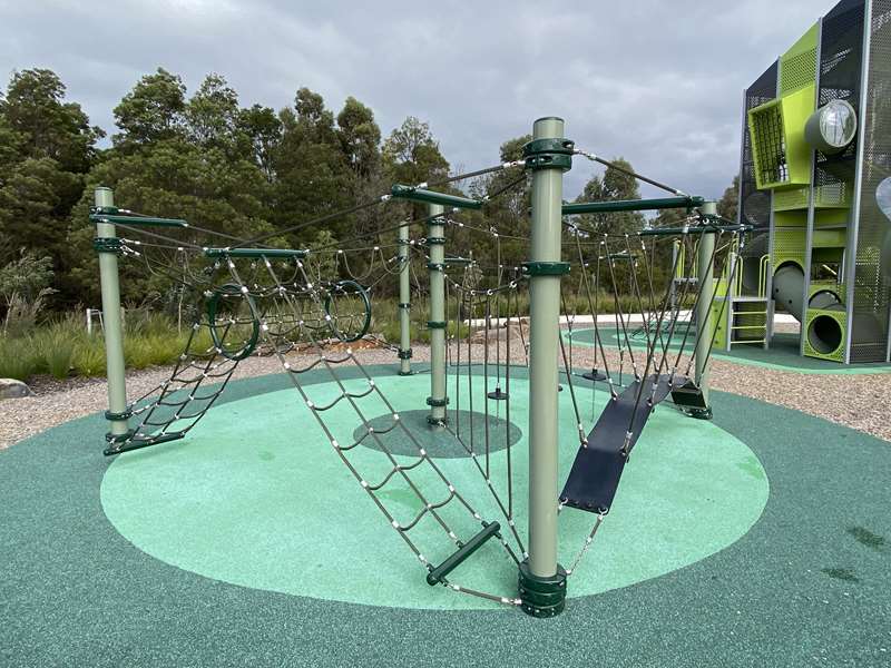 Flaxlily Crescent Playground, Officer