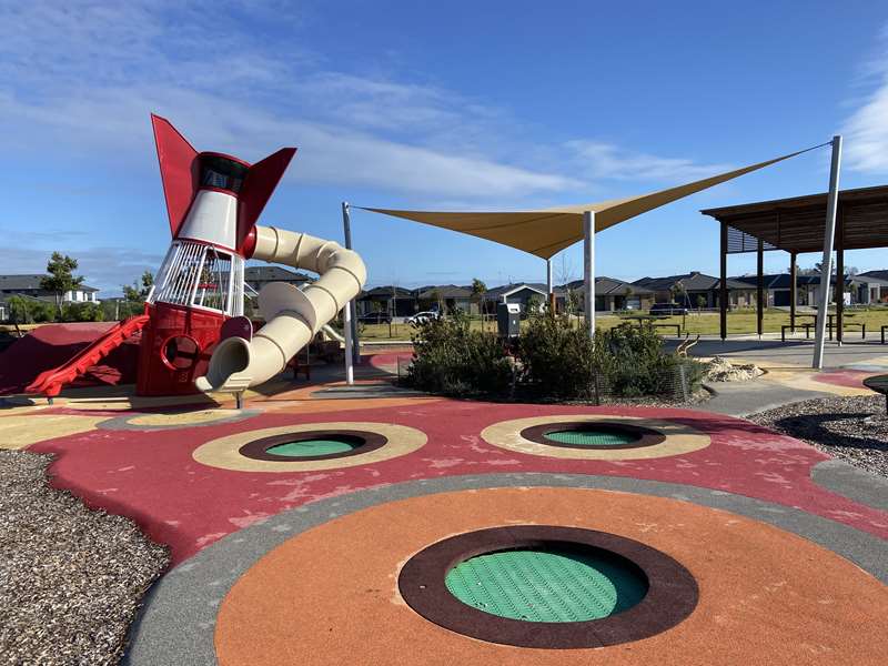 Golden Gate Drive Playground, Clyde North