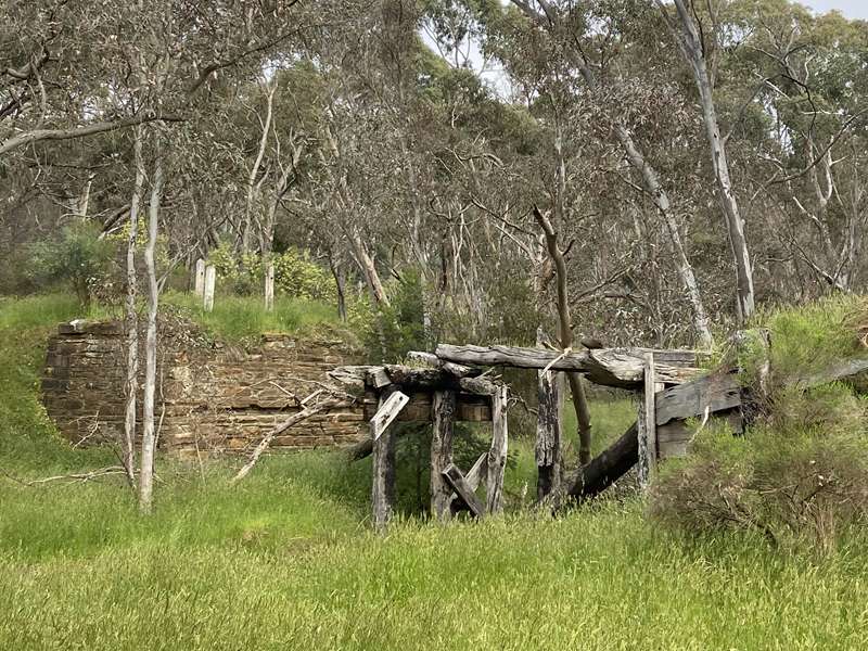 Golden Point - Chinamans Point to Expedition Pass Walk