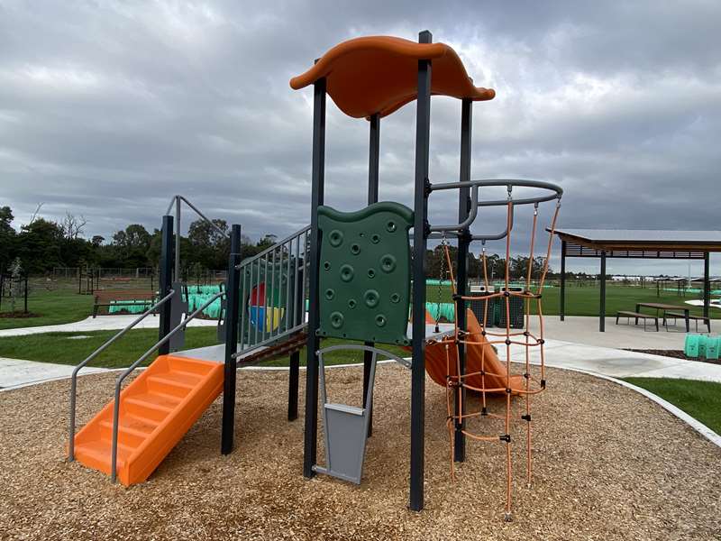 Gumtree Grove Playground, Officer