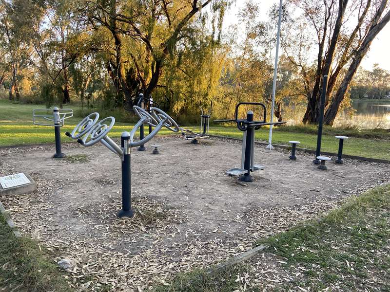 Lake Benalla Outdoor Gym Circuit