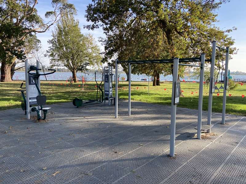 Lake Wendouree - St Patricks Point Outdoor Gym