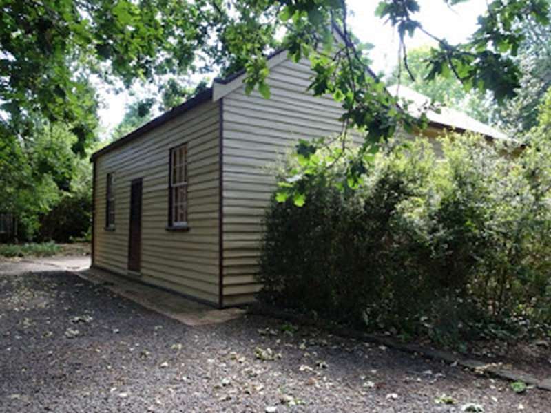 Lake Wendouree - Adam Lindsay Gordon Craft Cottage