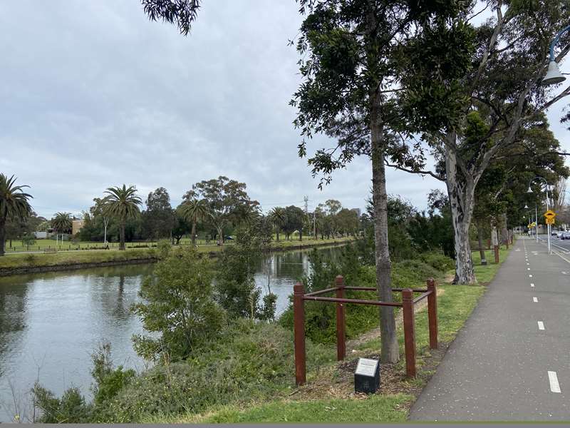 Maribyrnong River Loop Walk (Aberfeldie)