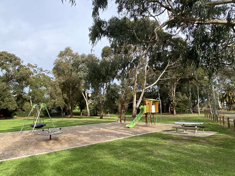 Maribyrnong River Loop Walk (Aberfeldie)