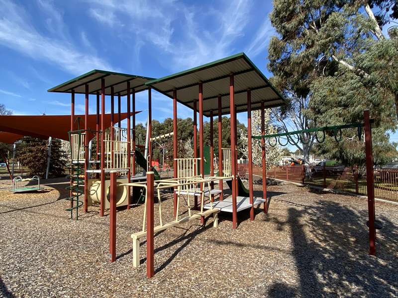 Market Reserve Playground, Birch Street, Carisbrook