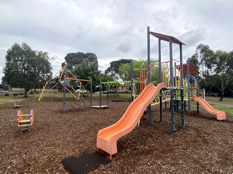 Pettitt Park Playground, Beauford Avenue, Bell Post Hill