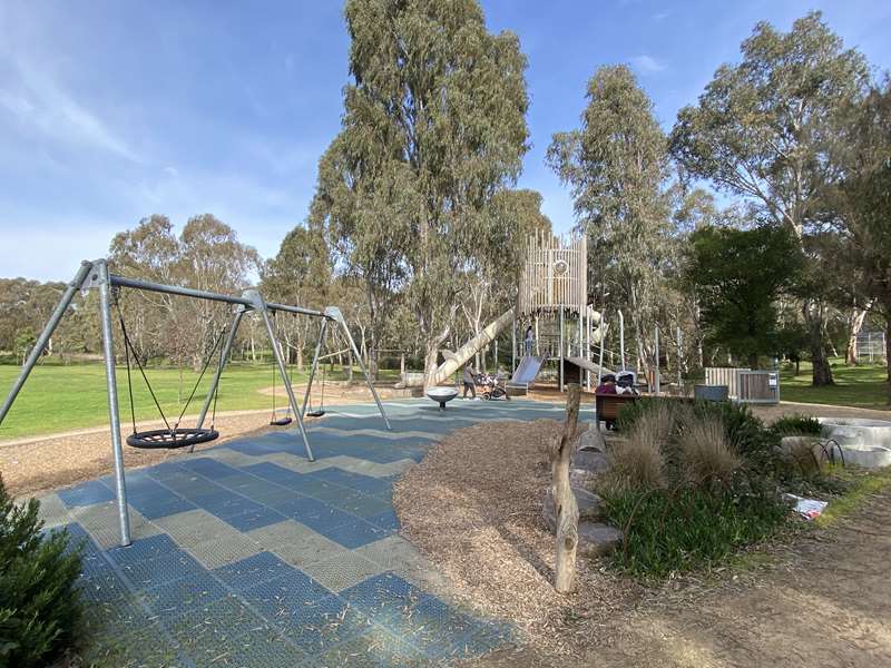 Pipemakers Park and Maribyrnong River Loop Walk (Maribyrnong)