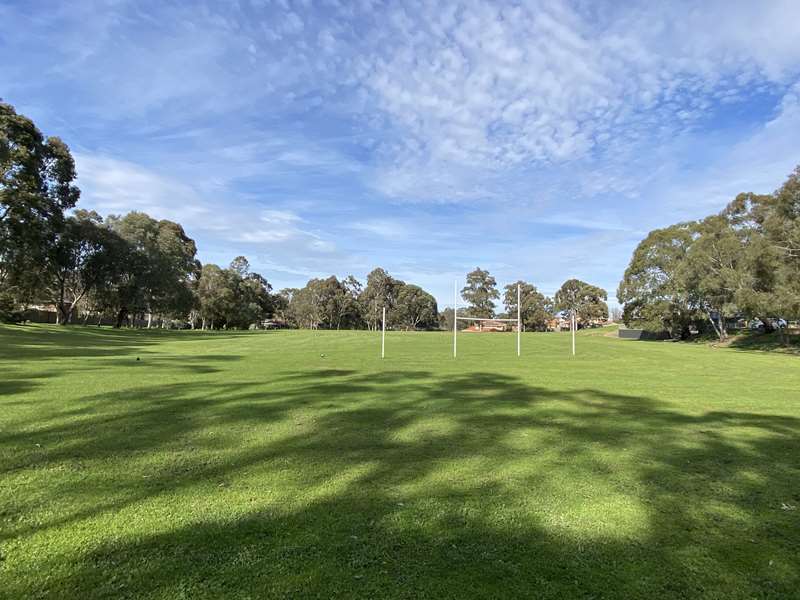 Price Park and Surrounding Hills Walk (Viewbank)