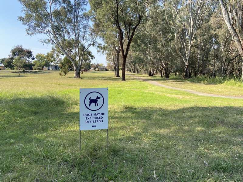 Psaltis Parade Reserve Dog Off Leash Area (Benalla)