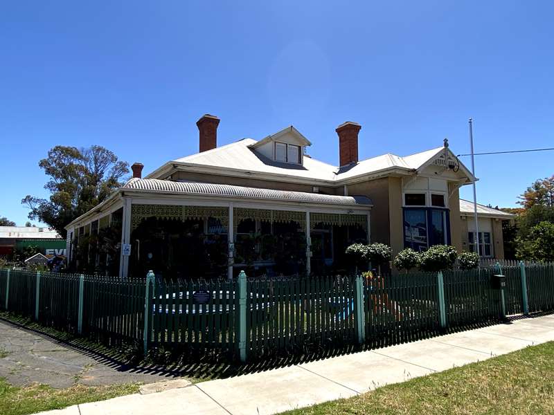 Pyramid Hill Historical Plaques Walk