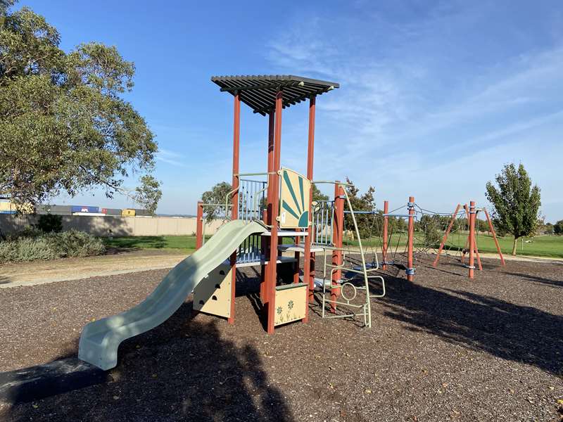 Robertson Place Reserve Playground, Sorrento Drive, Alfredton