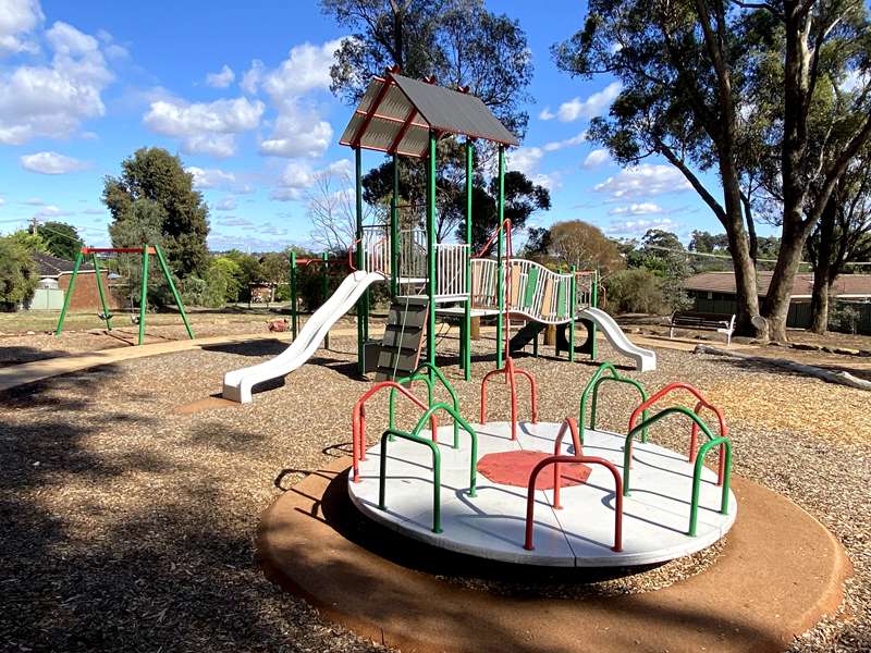 Summit Drive Playground, Kennington