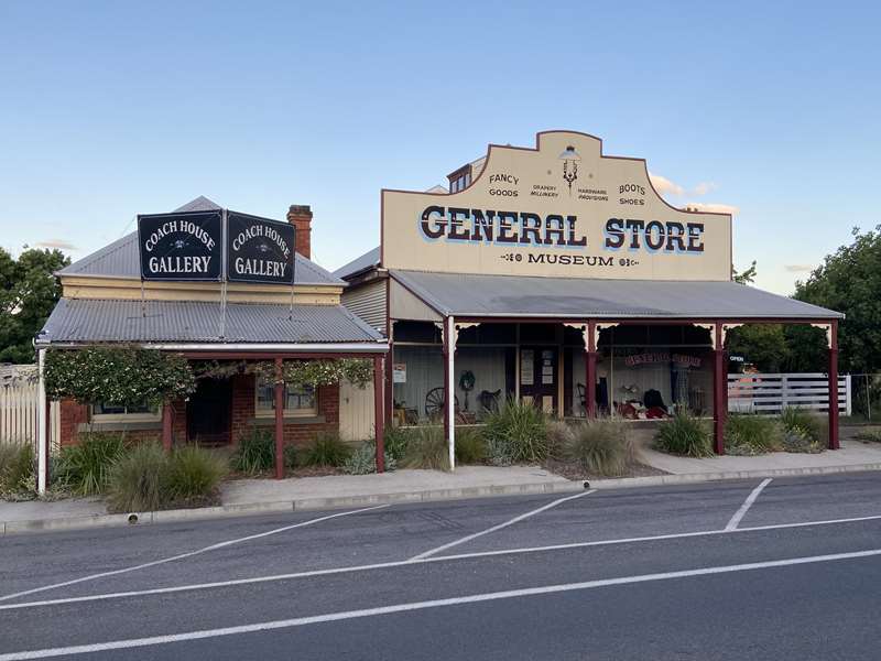 Wedderburn -  Coach House Art Gallery and Museum