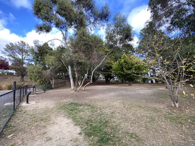 Wesley Hill Fenced Dog Park (Castlemaine)